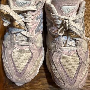 New balance girls size 4 light pink
